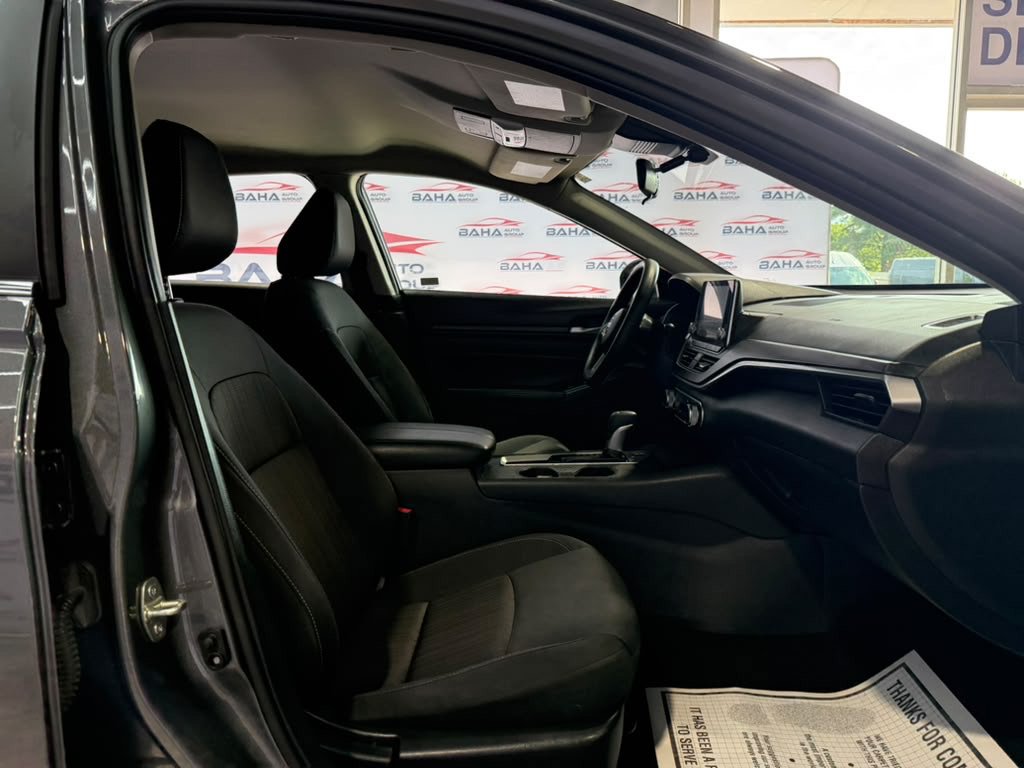 Used 2025 Nissan Altima 2.5 SV FWD image 43