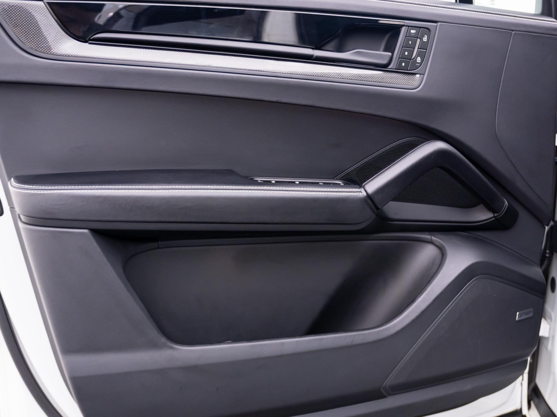 Certified 2025 Porsche Cayenne GTS AWD/4WD image 14
