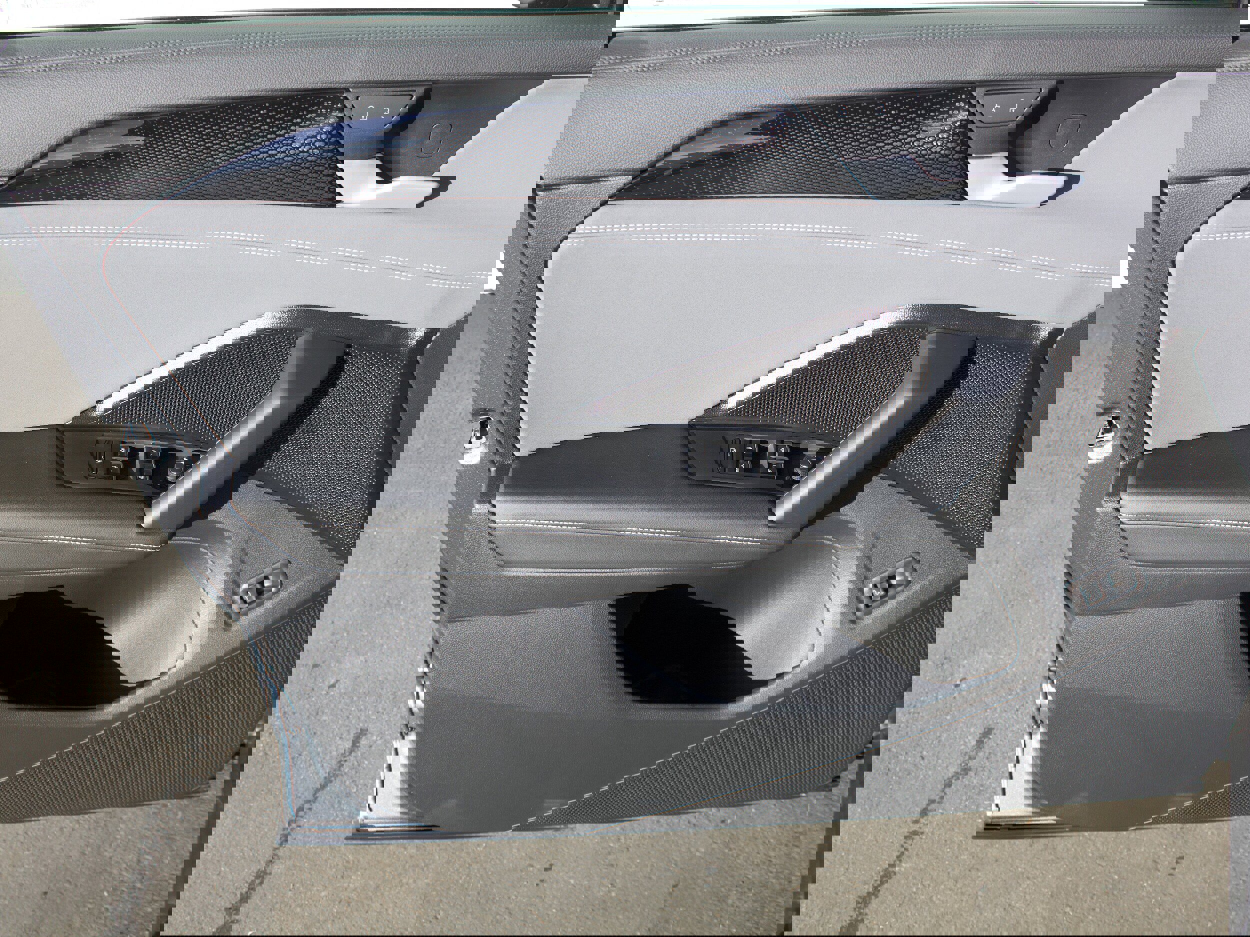 New 2026 Volkswagen Tiguan SE image 9