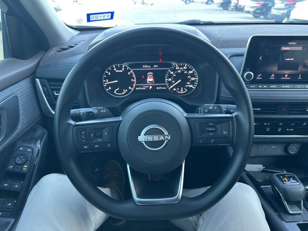 Used 2023 Nissan Rogue S image 9