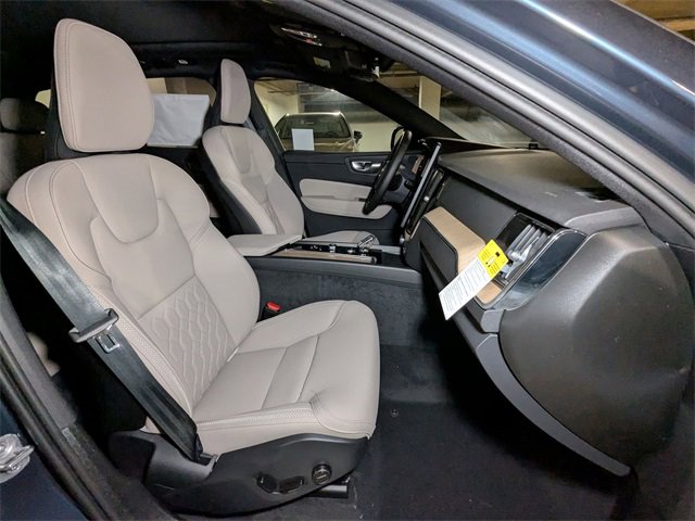 New 2026 Volvo XC60 B5 Plus w/ Protection Package Premier image 30