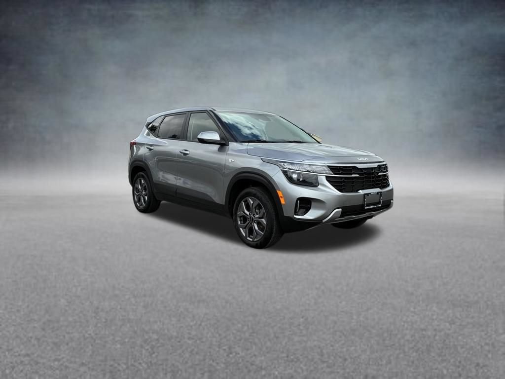 Used 2024 Kia Seltos LX AWD/4WD image 8