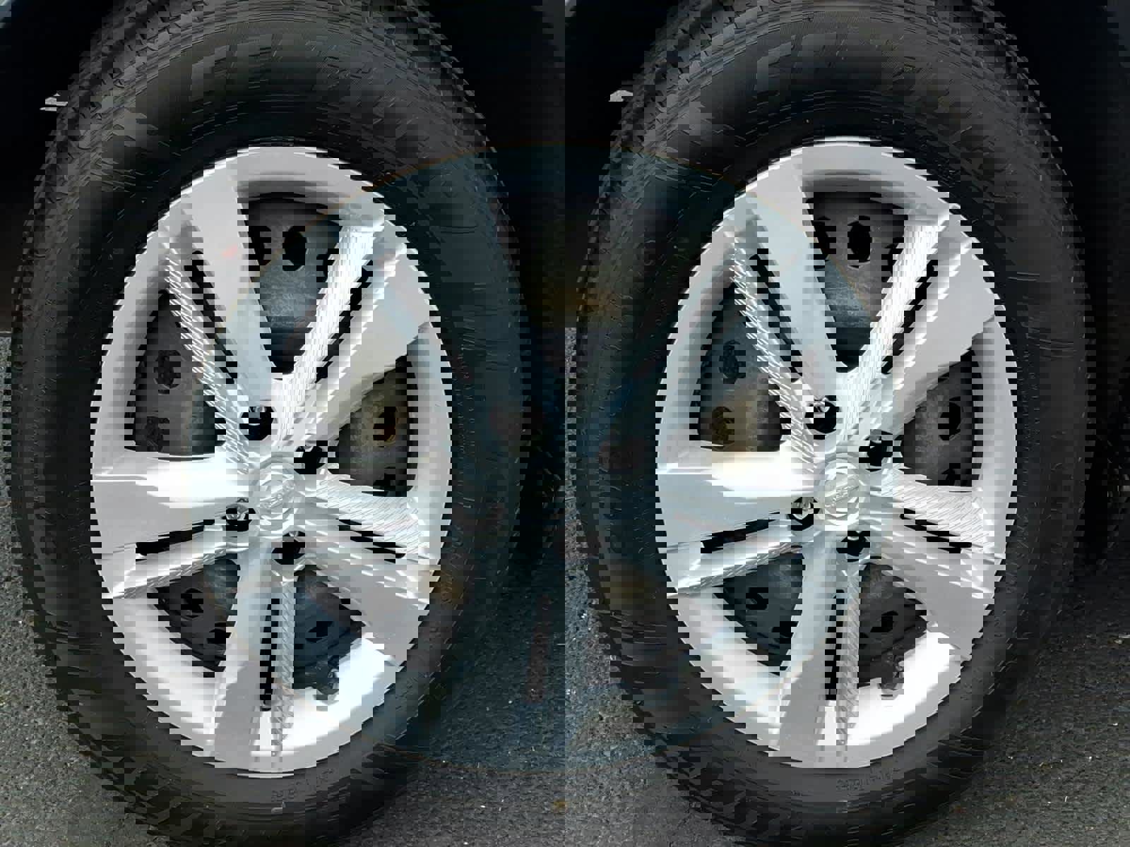 Used 2022 Nissan Kicks S image 11