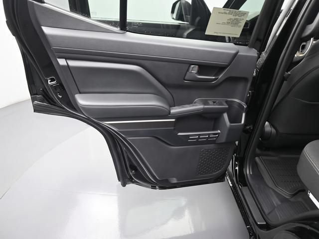 New 2025 Toyota 4Runner SR5 AWD/4WD image 15