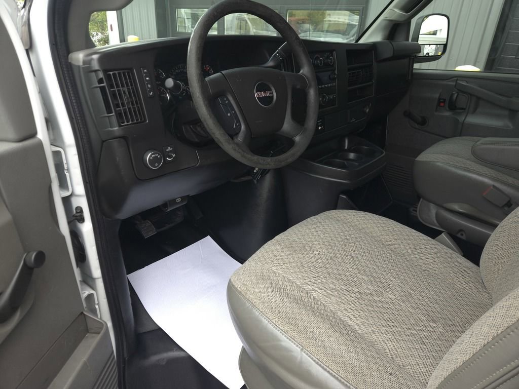 Used 2017 GMC Savana 3500 image 12