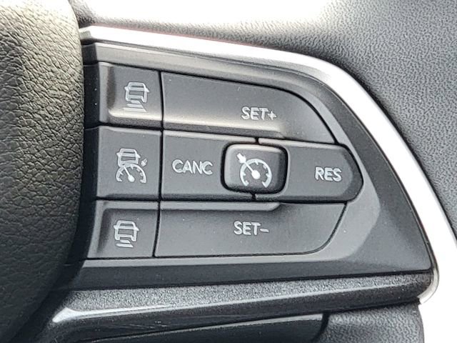 Certified 2023 Jeep Grand Cherokee Laredo w/ Luxury Tech Group I image 34