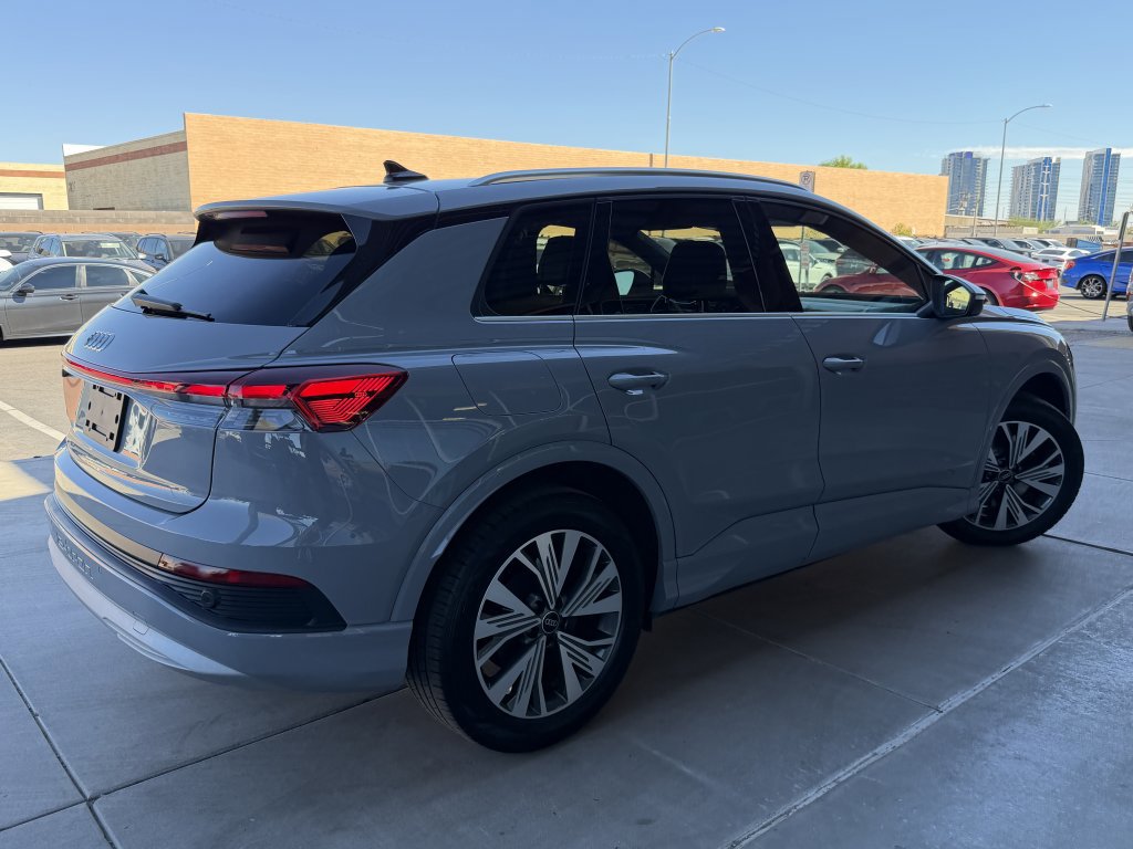 Used 2024 Audi Q4 e-tron Premium w/ Convenience Package image 4