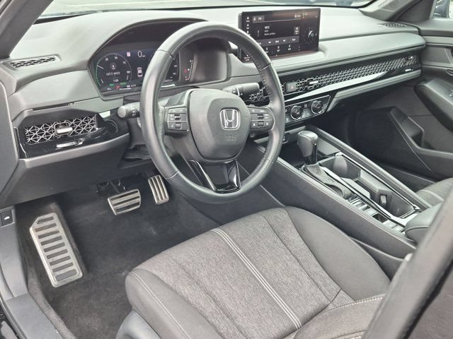 Used 2024 Honda Accord Sport image 4