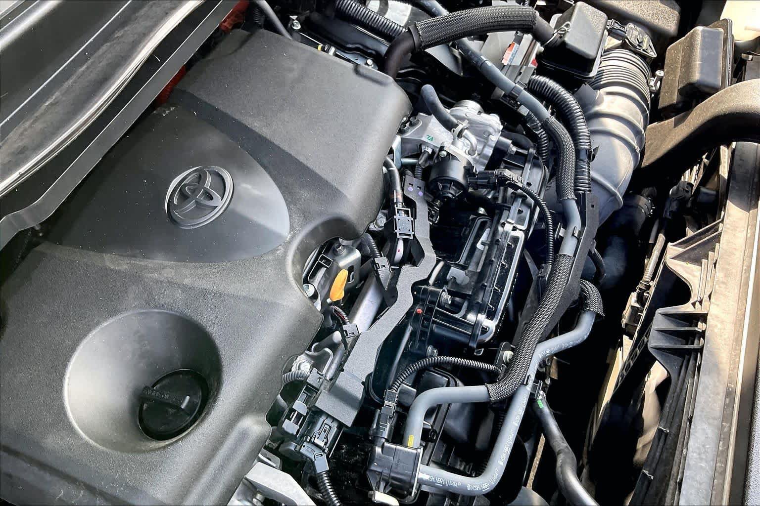 Used 2025 Toyota Sienna LE FWD image 32