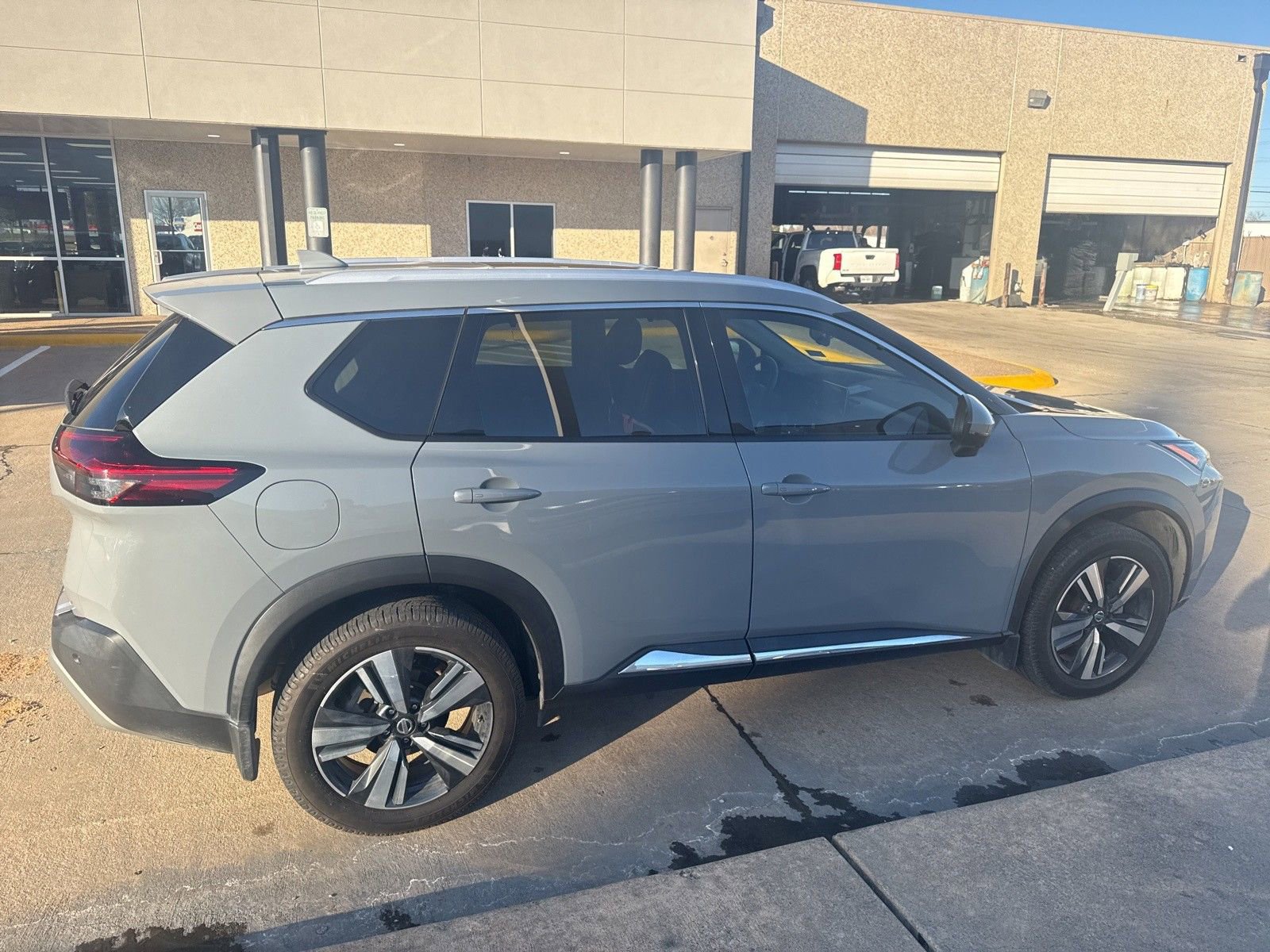 Used 2021 Nissan Rogue SL image 5