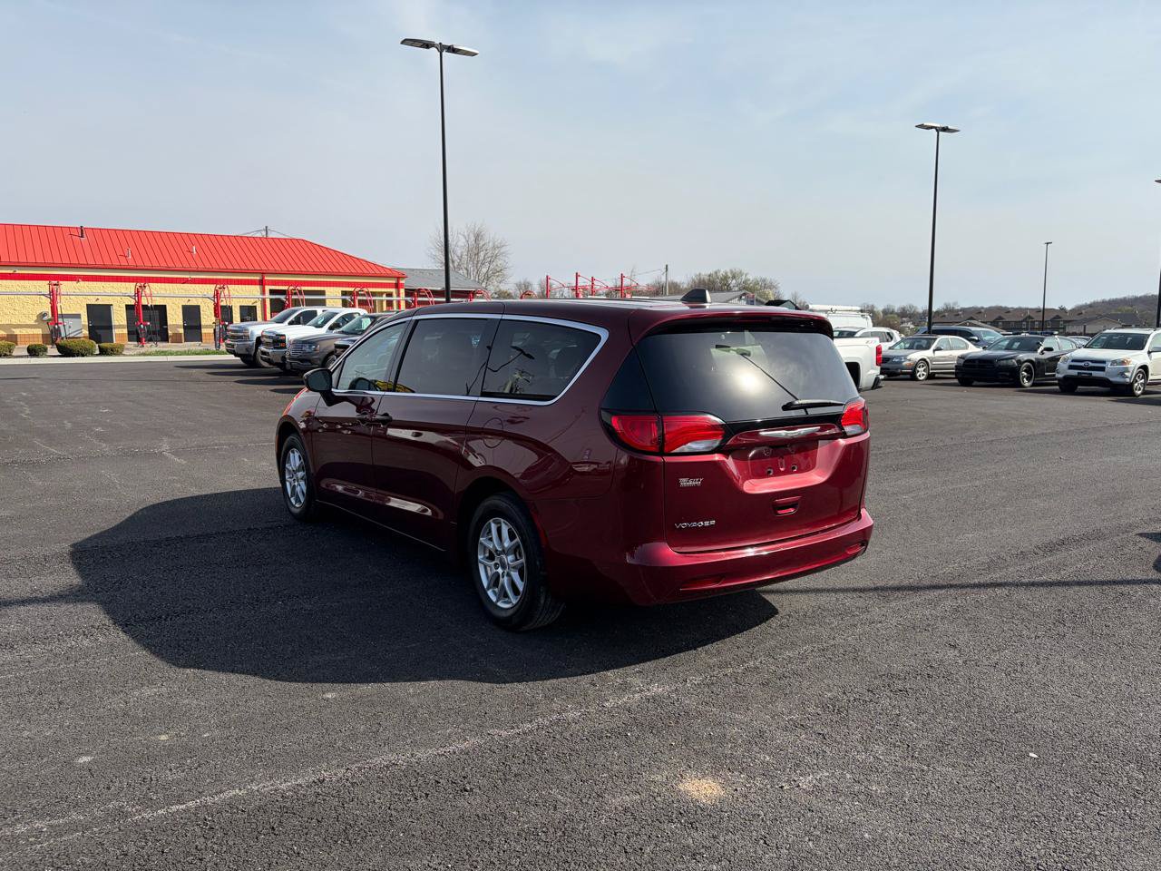 Used 2021 Chrysler Voyager LX FWD image 5