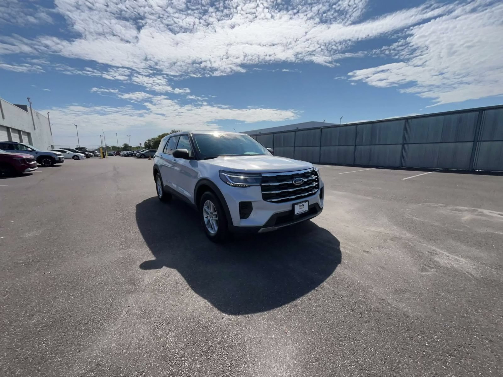 Used 2026 Ford Explorer Active AWD/4WD image 3