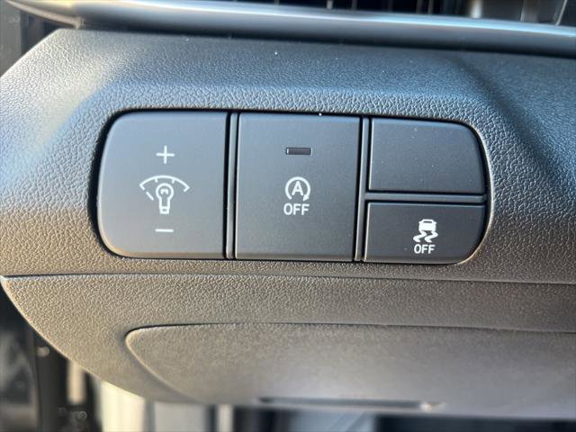 New 2025 Hyundai Elantra SE image 9