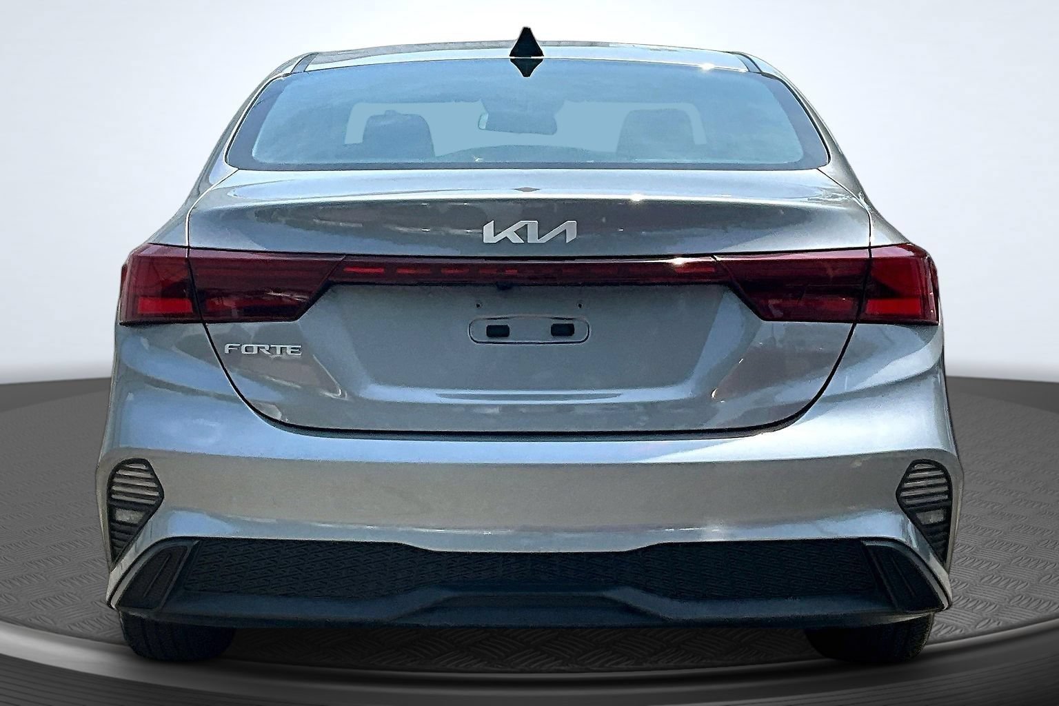Used 2023 Kia Forte LXS FWD image 3
