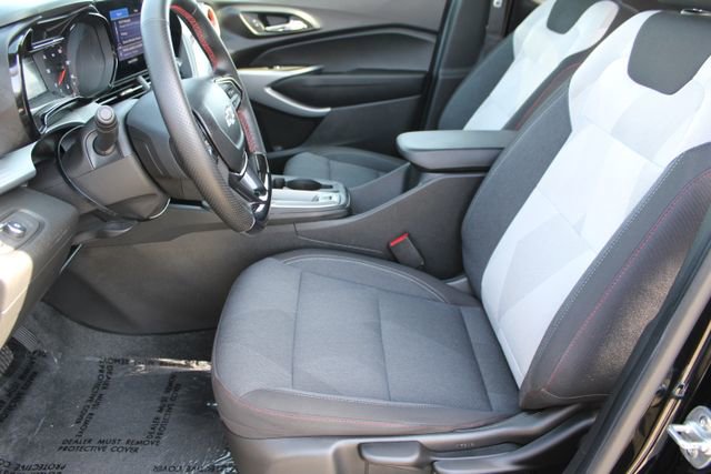 Used 2024 Chevrolet Trax RS w/ Driver Confidence Package FWD image 30
