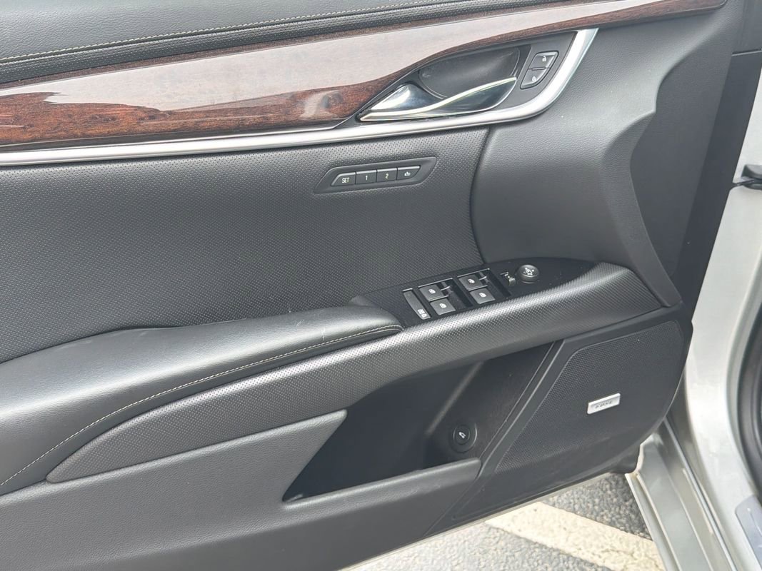 Used 2016 Cadillac XTS Luxury AWD/4WD image 26