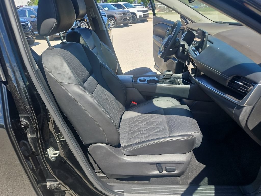 Used 2023 Nissan Rogue Platinum AWD/4WD image 17