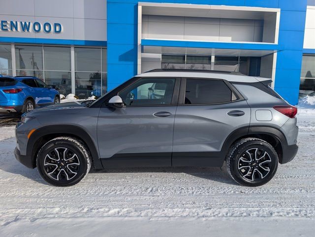 Used 2021 Chevrolet TrailBlazer ACTIV w/ Sun and Liftgate Package image 2