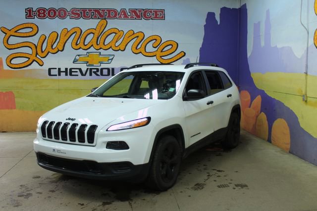 Used 2017 Jeep Cherokee Altitude image 2