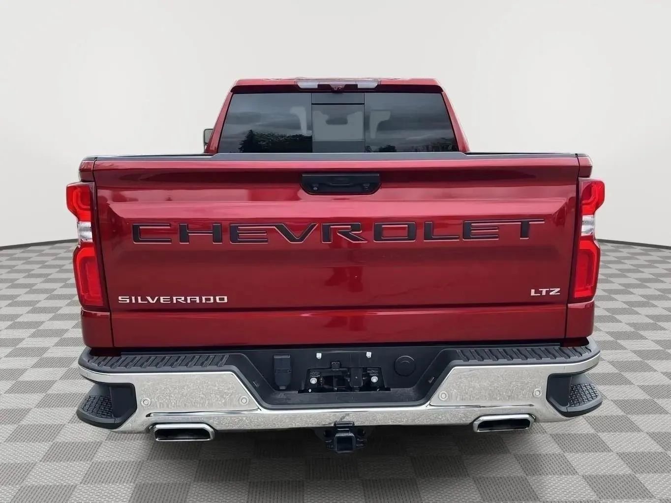 Used 2023 Chevrolet Silverado 1500 LTZ w/ Technology Package image 4