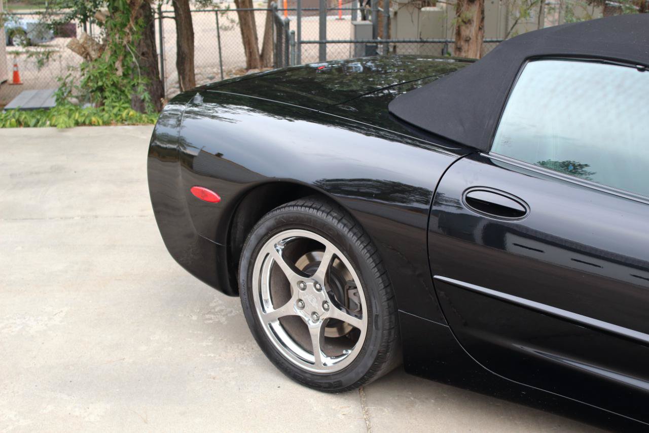 Used 2002 Chevrolet Corvette Convertible w/ Preferred Equipment Group2 RWD image 10