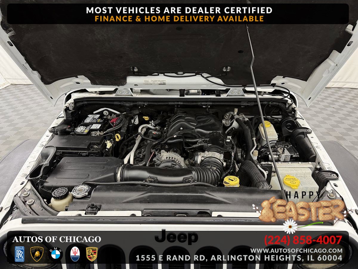 Used 2015 Jeep Wrangler Unlimited Rubicon w/ Connectivity Group image 24