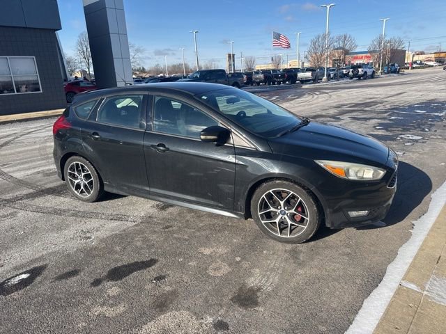 Used 2015 Ford Focus SE w/ SE Sport Package image 7