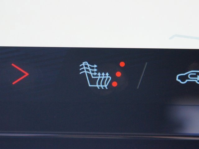 Used 2025 Chevrolet Equinox EV LT w/ Convenience Package image 8