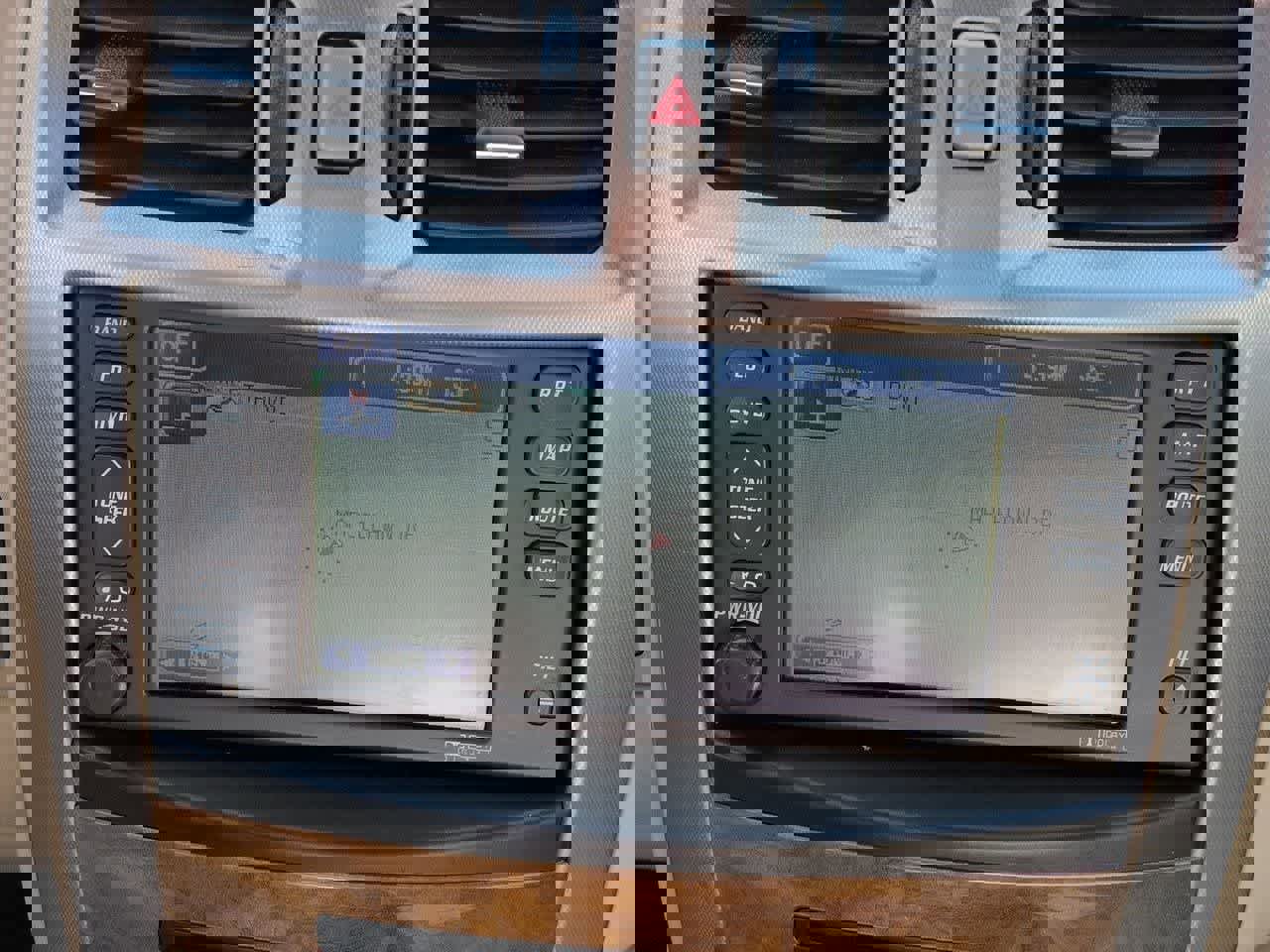 Used 2008 Cadillac XLR image 23