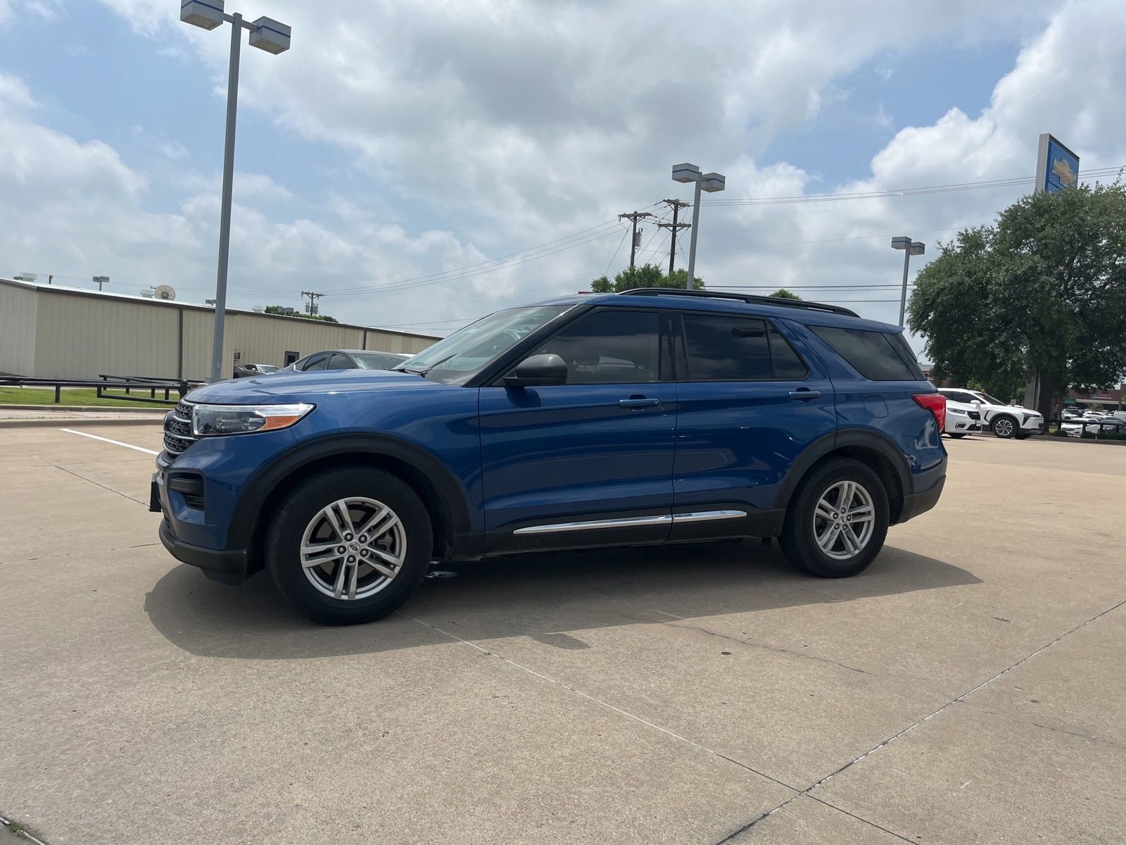 Used 2020 Ford Explorer XLT RWD image 4
