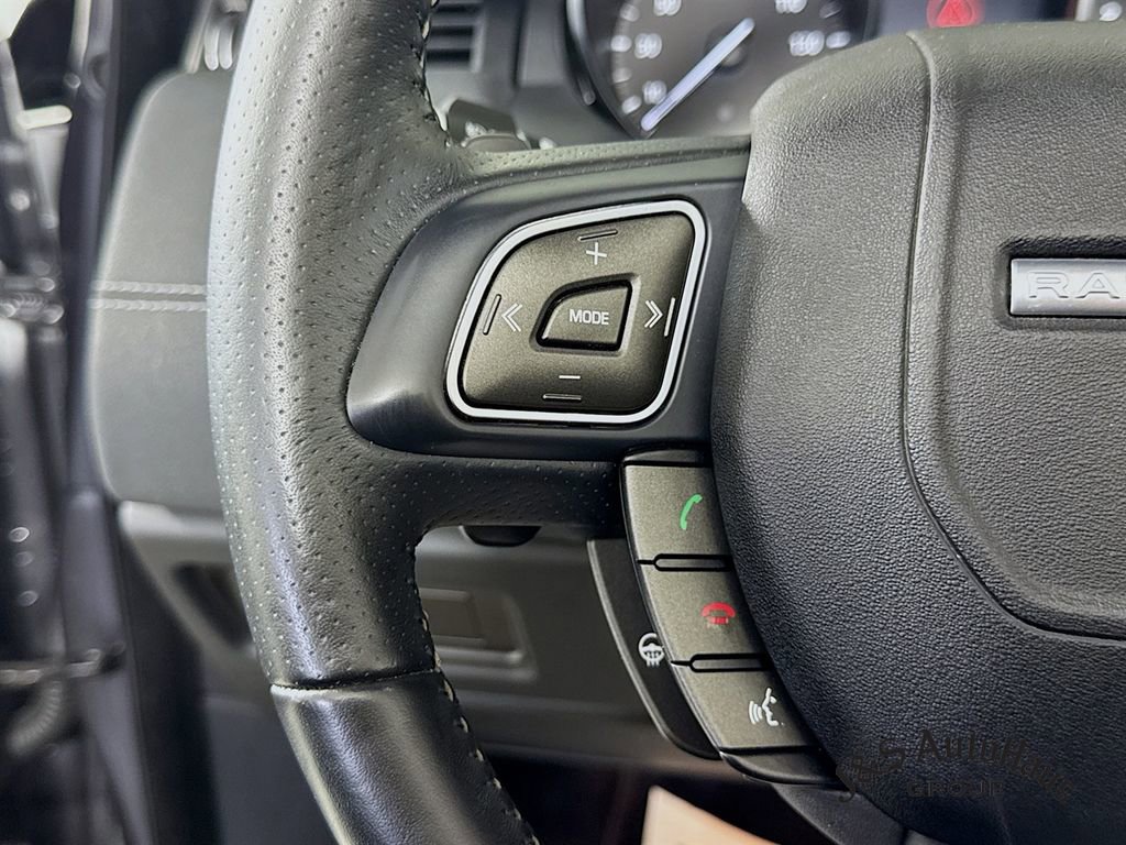 Used 2018 Land Rover Range Rover Evoque SE Dynamic image 13