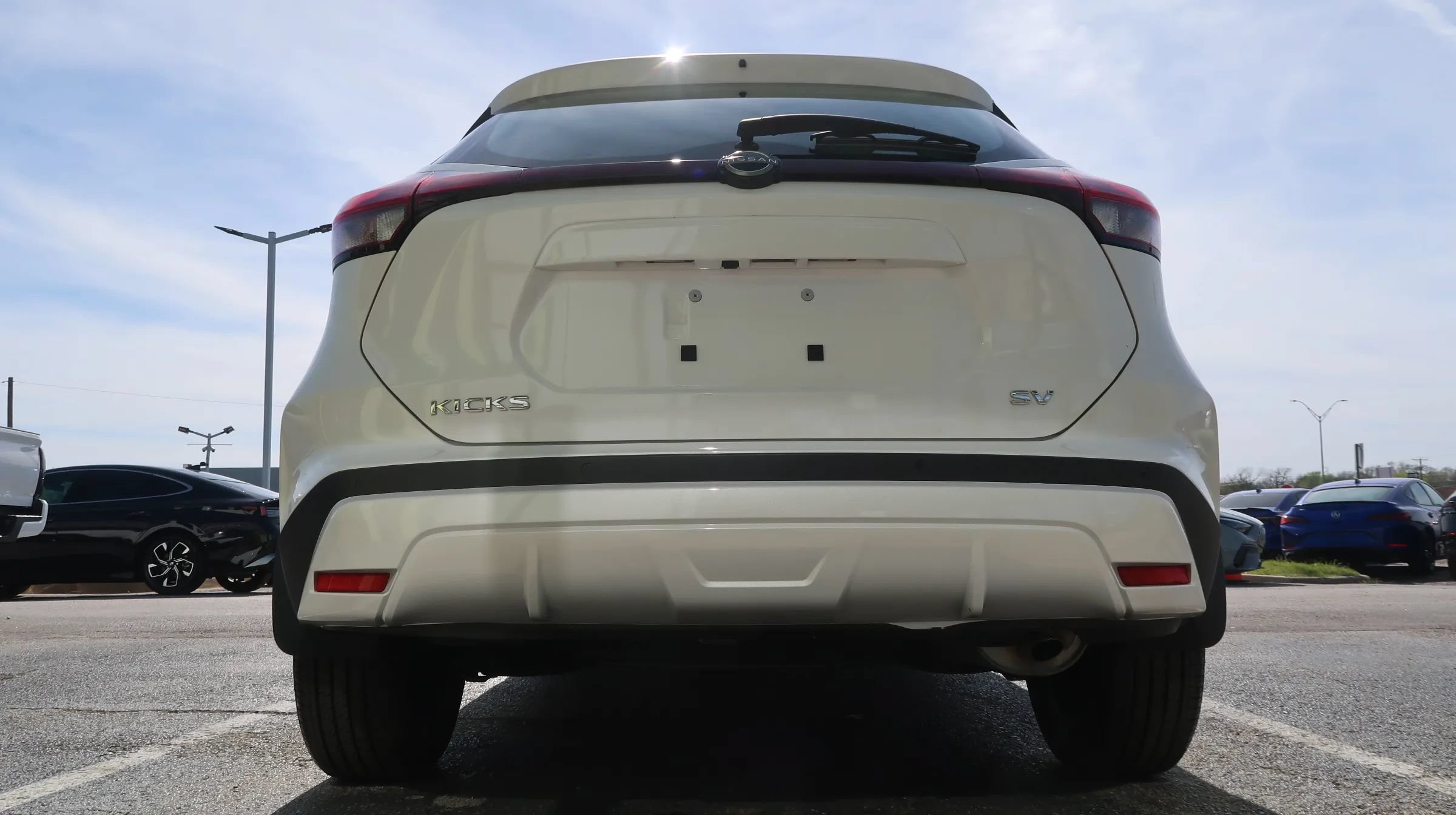 Used 2023 Nissan Kicks SV FWD image 10