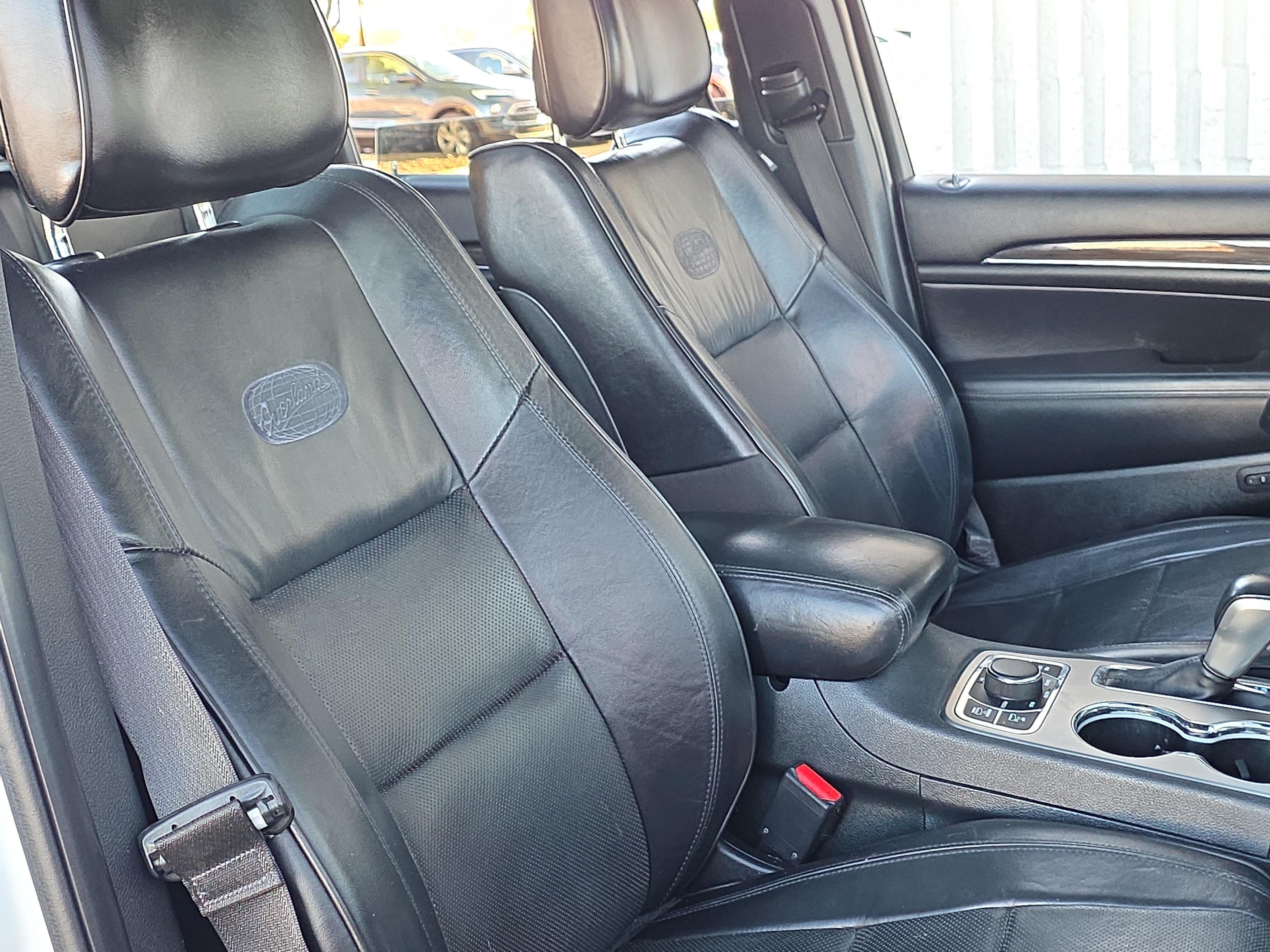 Used 2018 Jeep Grand Cherokee Overland AWD/4WD image 29