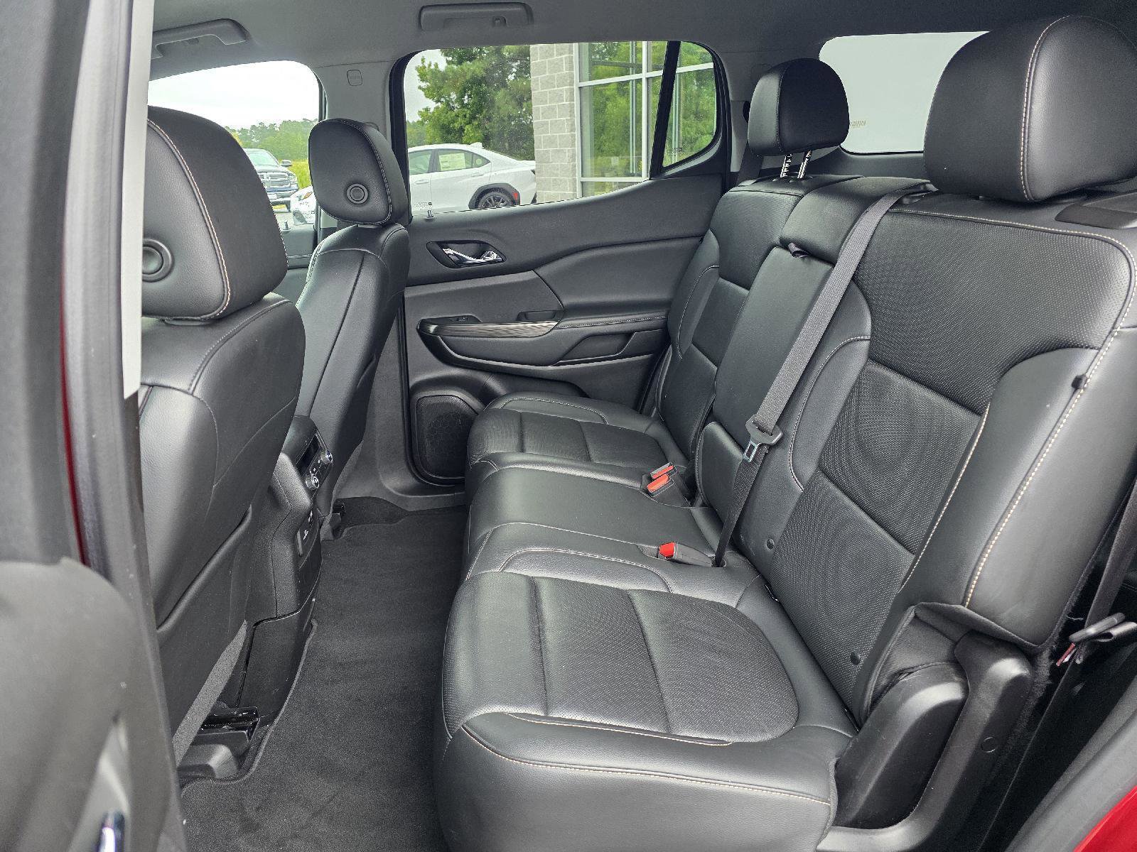 Used 2023 GMC Acadia SLT image 11