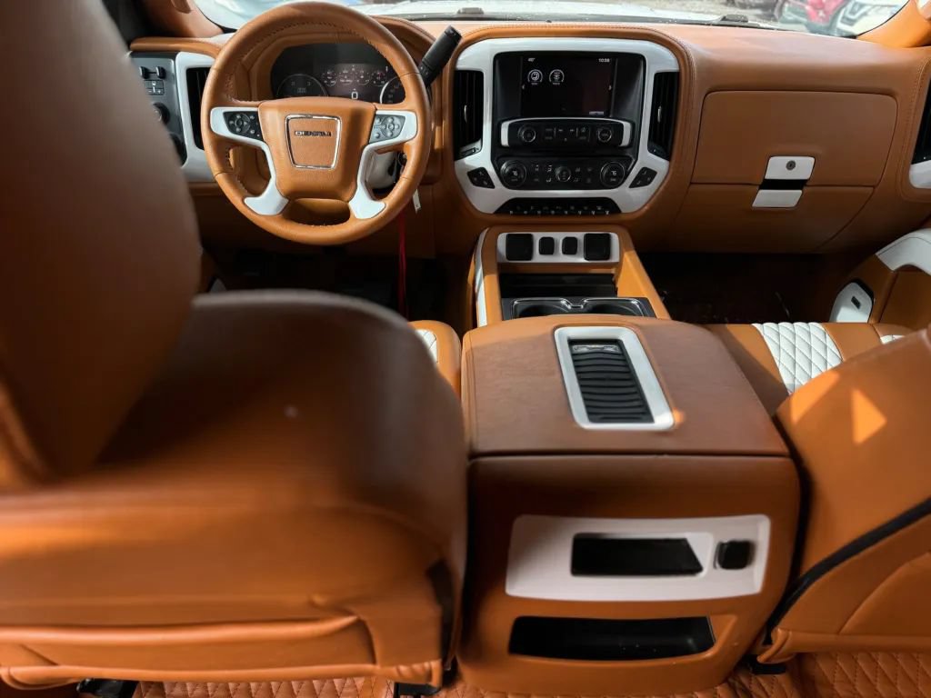 Used 2016 GMC Sierra 2500 Denali w/ Duramax Plus Package AWD/4WD image 15