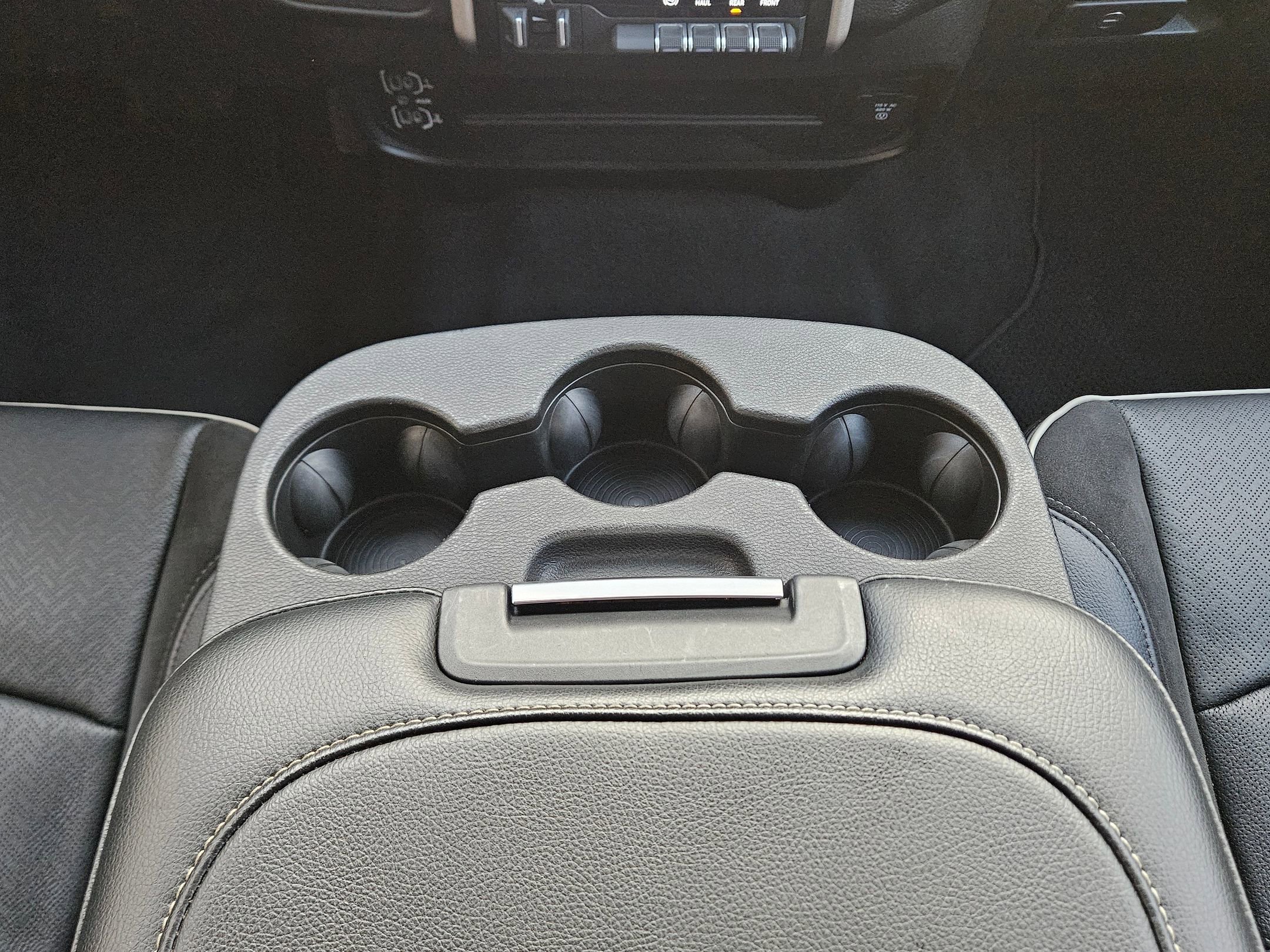 Used 2024 RAM 2500 Laramie image 12