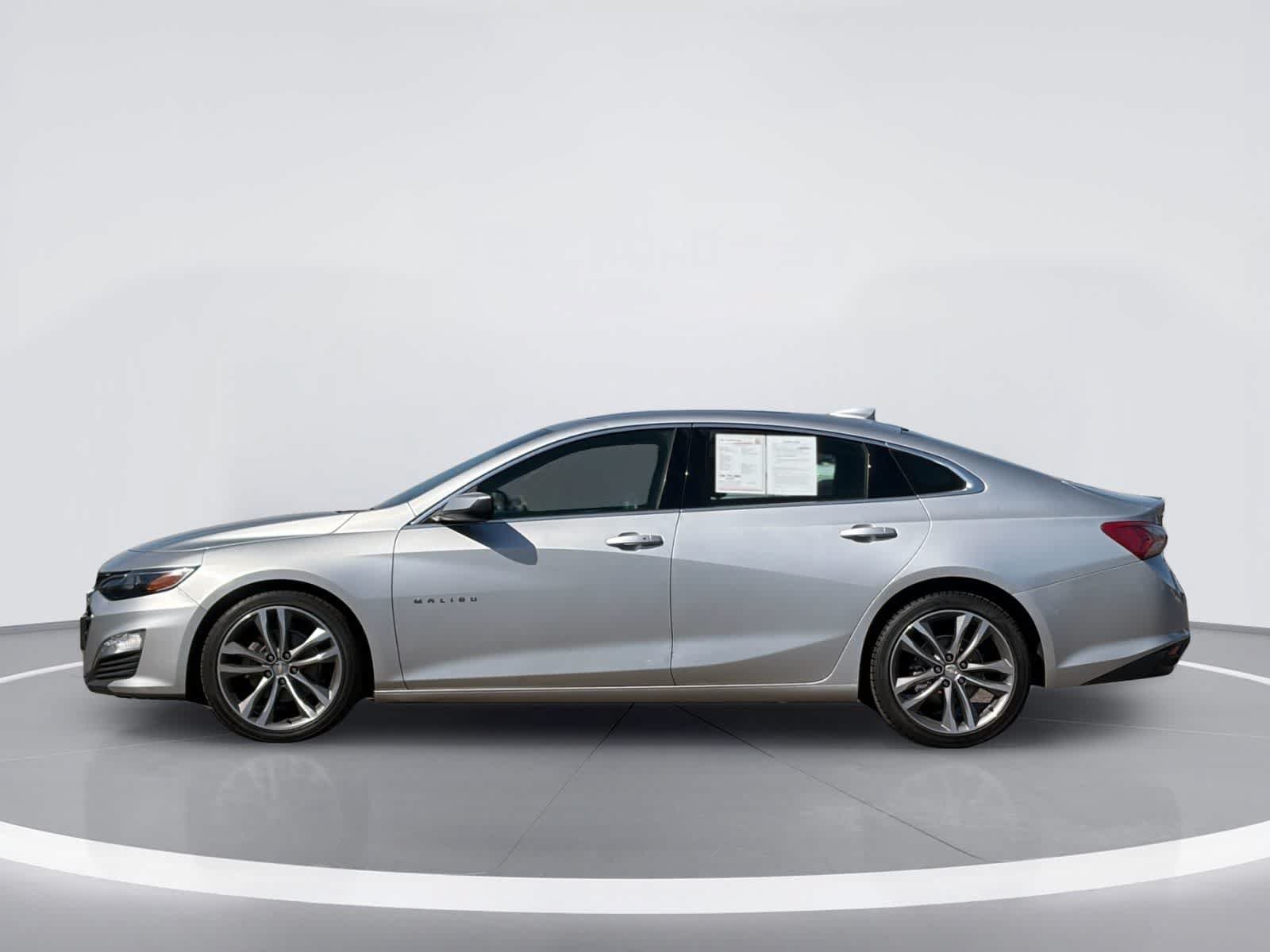 Used 2022 Chevrolet Malibu LT FWD image 3