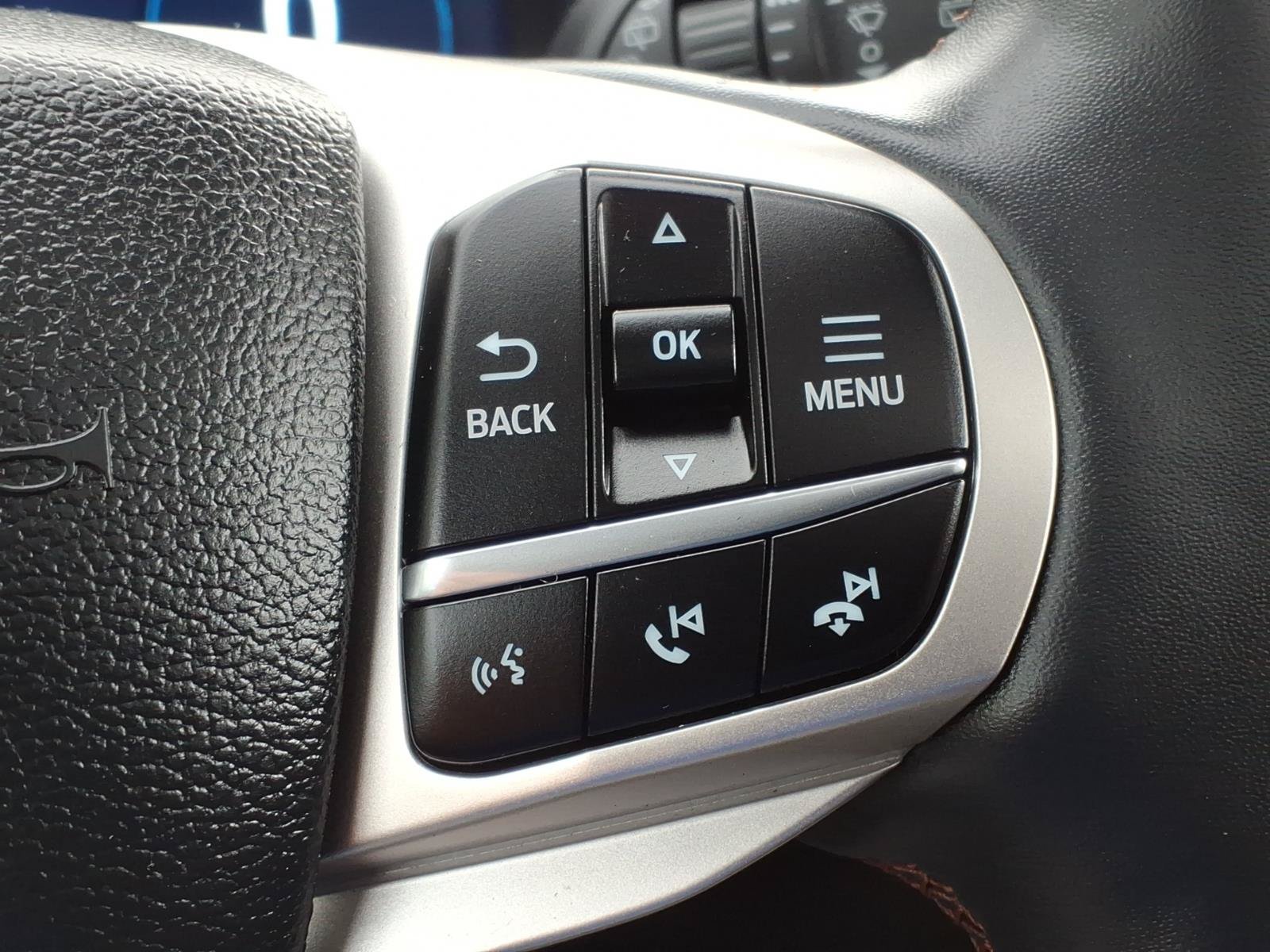 Certified 2025 Ford Explorer Active w/ Active Comfort Package AWD/4WD image 15