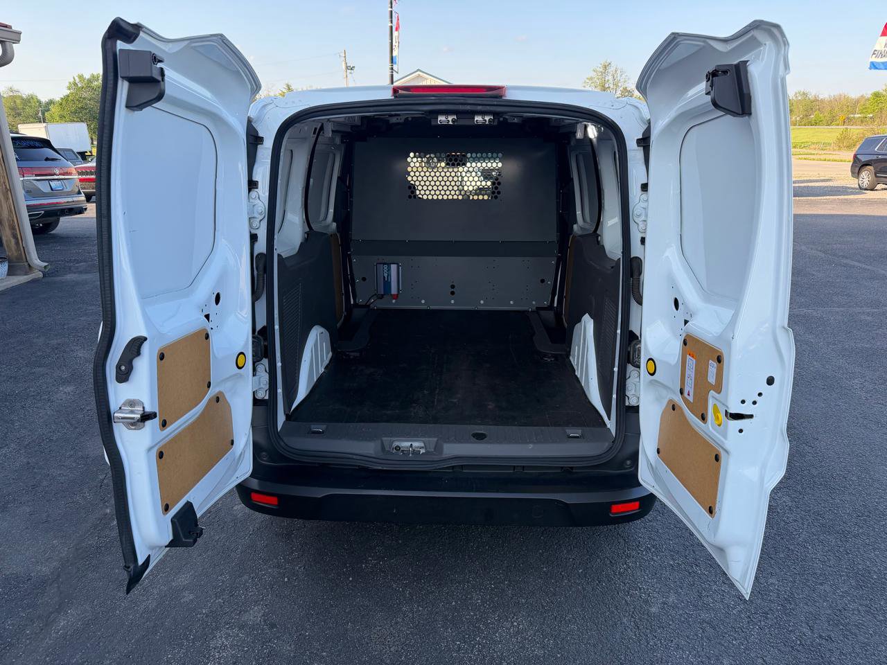 Used 2020 Ford Transit Connect XL image 6