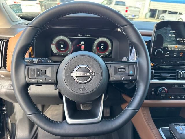 Used 2025 Nissan Pathfinder Platinum w/ Black Appearance Package image 19