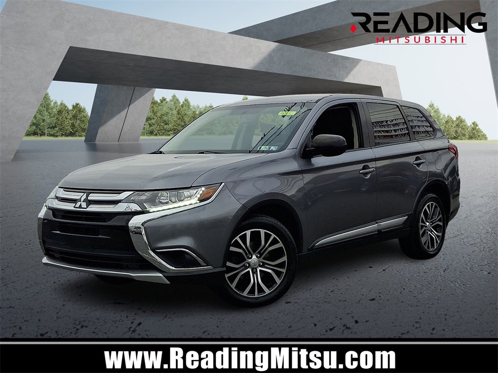 Used 2018 Mitsubishi Outlander SE image 1