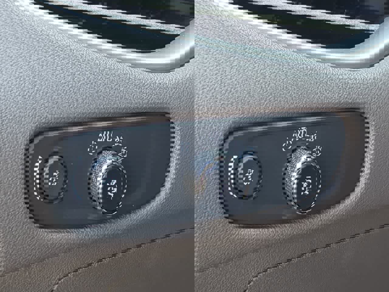 Used 2018 Chevrolet Malibu LS image 34