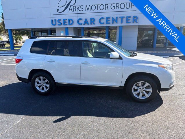 Used 2011 Toyota Highlander SE w/ Tow Pkg FWD image 3