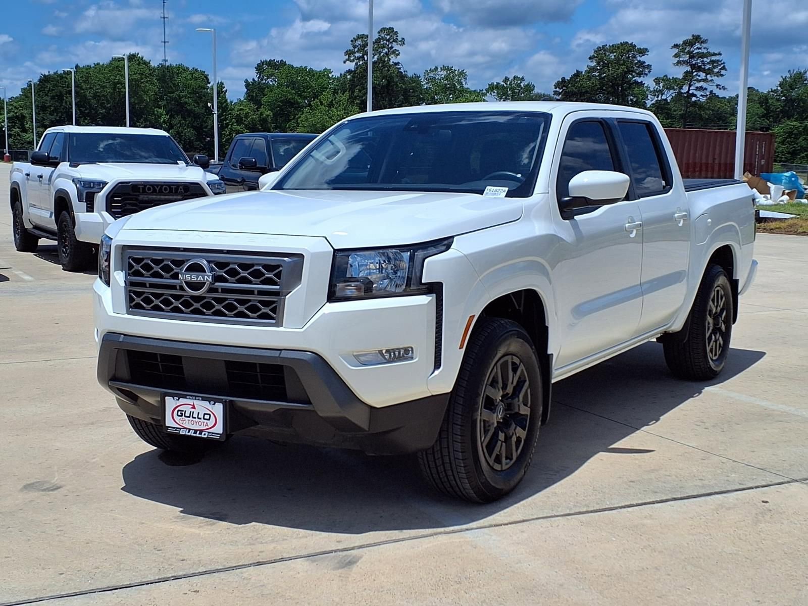 Used 2024 Nissan Frontier SV w/ SV Convenience Package RWD image 3