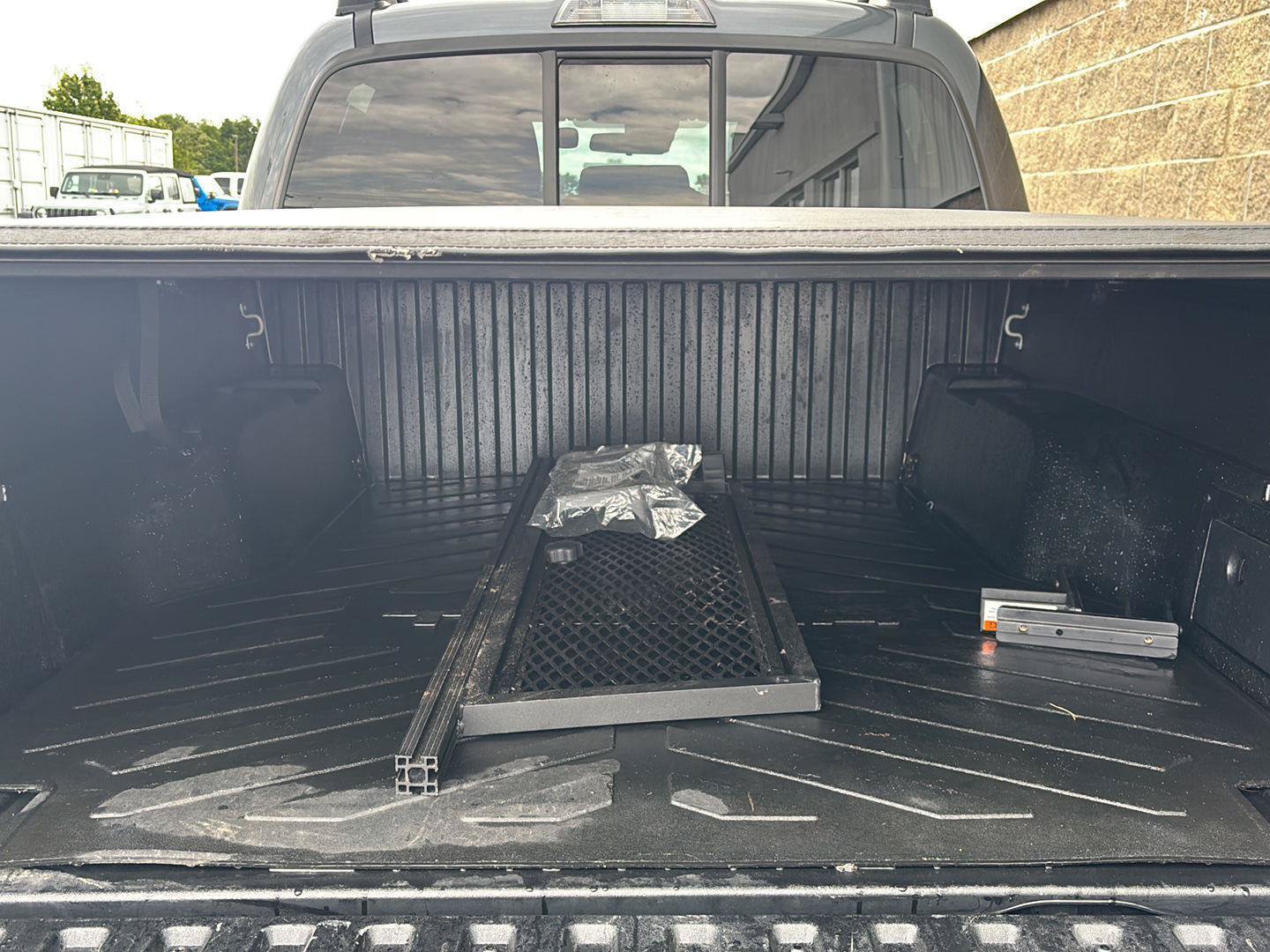 Used 2023 Toyota Tacoma SR AWD/4WD image 31