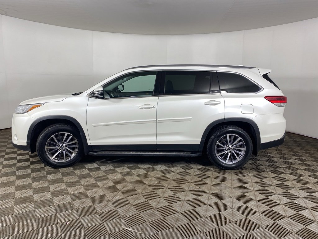 Used 2019 Toyota Highlander XLE image 7