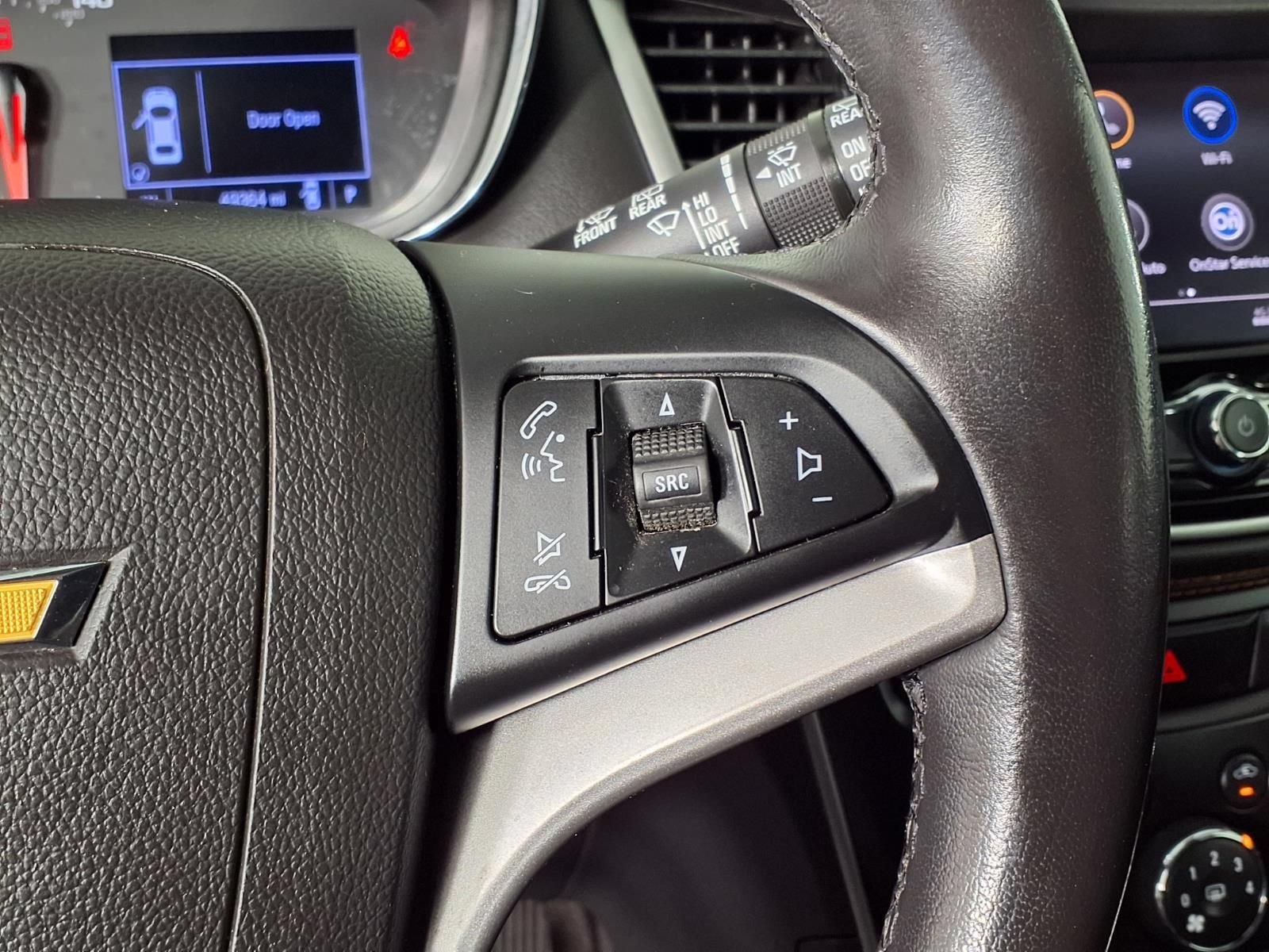 Used 2020 Chevrolet Trax LT w/ LT Convenience Package AWD/4WD image 25