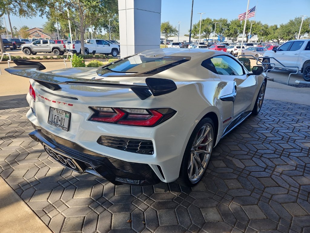 New 2027 Chevrolet Corvette Grand Sport w/ Z52 Sport Performance Package RWD image 7