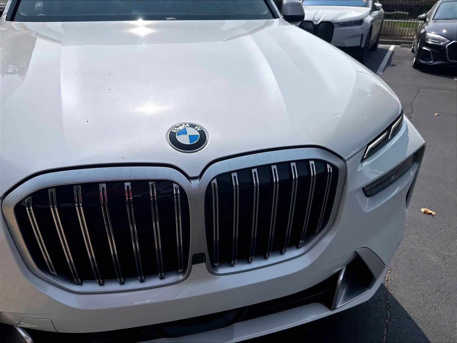 Used 2025 BMW X7 xDrive40i w/ Premium Package AWD/4WD image 32
