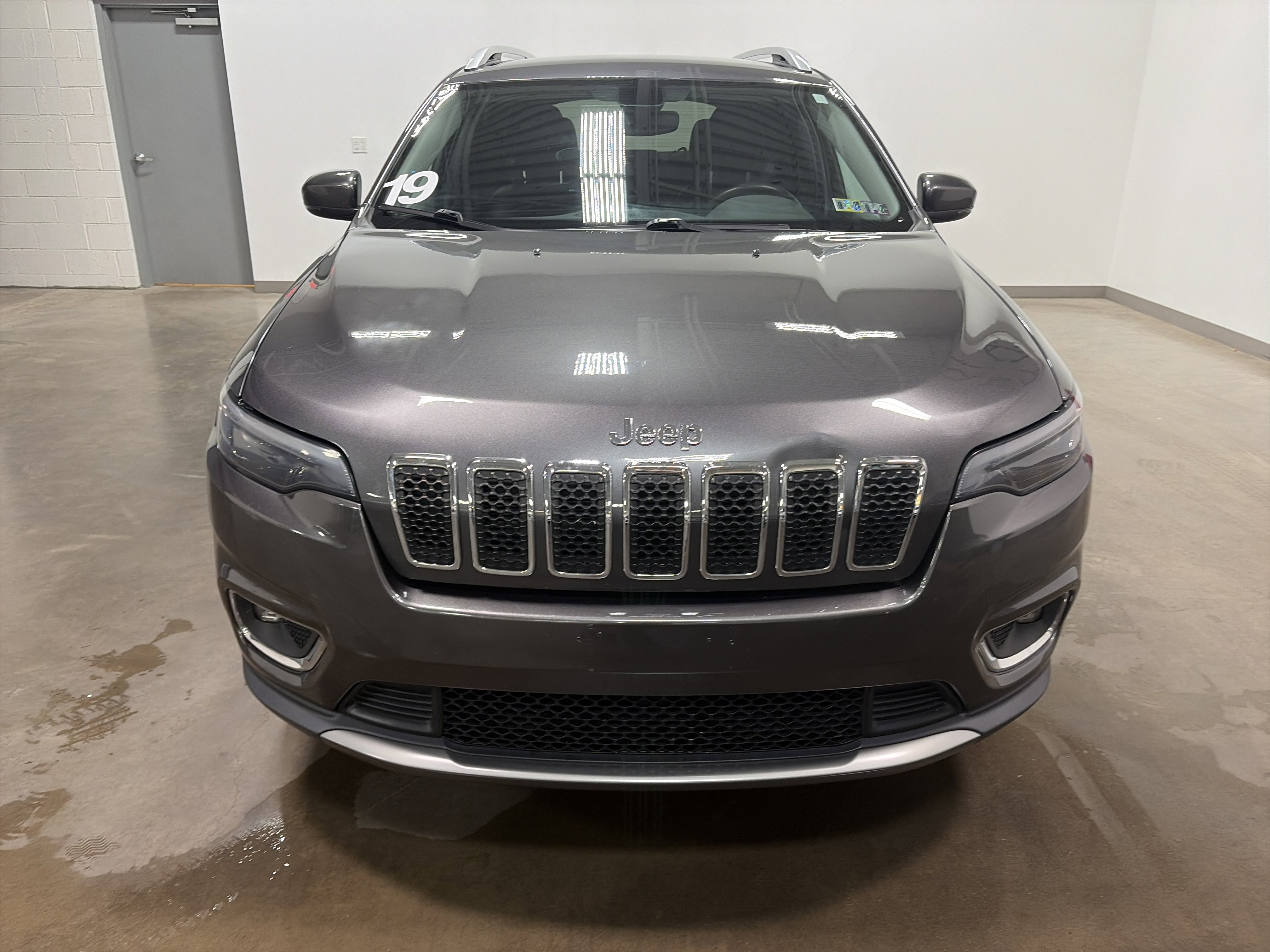 Used 2019 Jeep Cherokee Limited AWD/4WD image 36